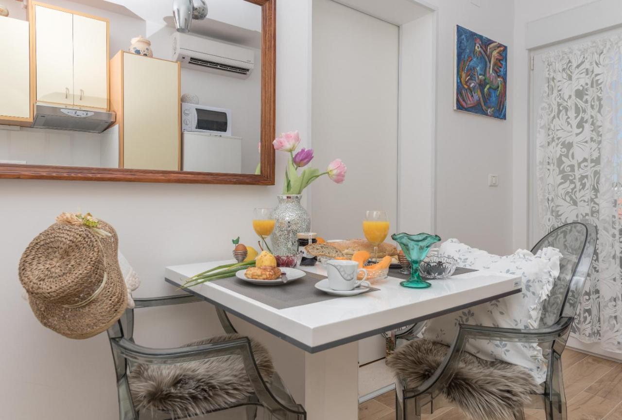 EAST SIDE deluxe suite Makarska Exterior foto